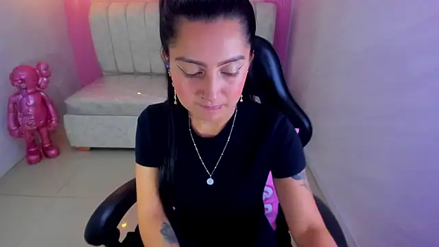 Snapshot of madhison_klain_s chatting on December 2025 08:03:02 PM madhison klain s online show from December 2025 08:03:02 PM