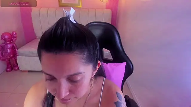 Snapshot of madhison_klain_s chatting on January 2026 08:21:01 PM madhison klain s online show from January 2026 08:21:01 PM