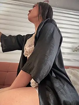 Snapshot of MichelleDiaz_Pink chatting on November 2025 04:28:01 PM MichelleDiaz Pink online show from November 2025 04:28:01 PM