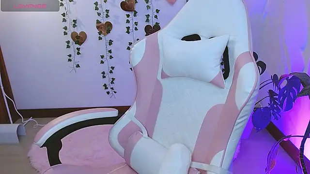 Snapshot of hellokitty__valery chatting on June 2026 02:24:02 AM hellokitty valery online show from June 2026 02:24:02 AM