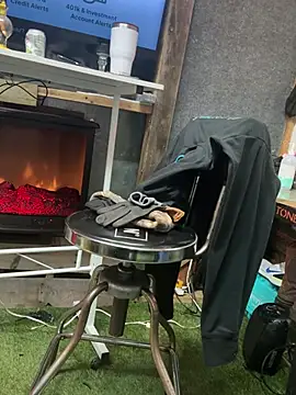 Polaroid White online show from March 2025 11:11:01 AM