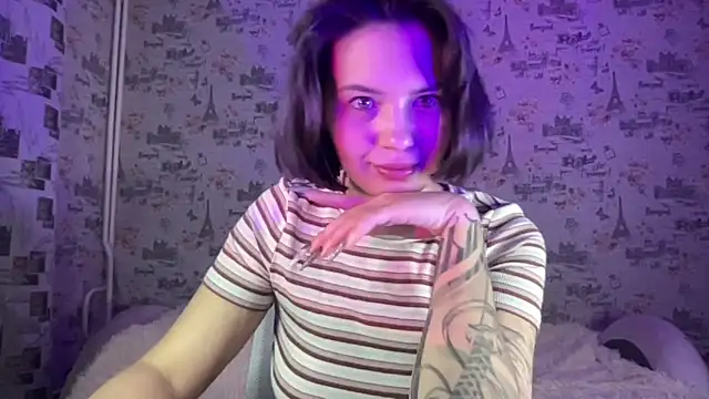 Just Scarlet  online show from October 2025 11:55:02 AM