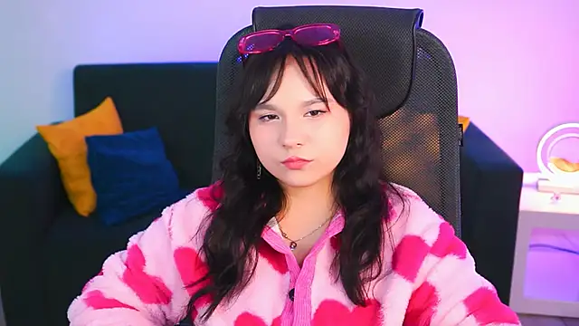 Snapshot of HanaWise chatting on February 2025 11:10:02 AM HanaWise online show from February 2025 11:10:02 AM