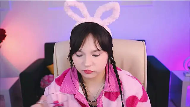 Snapshot of HanaWise chatting on March 2025 08:16:02 AM HanaWise online show from March 2025 08:16:02 AM