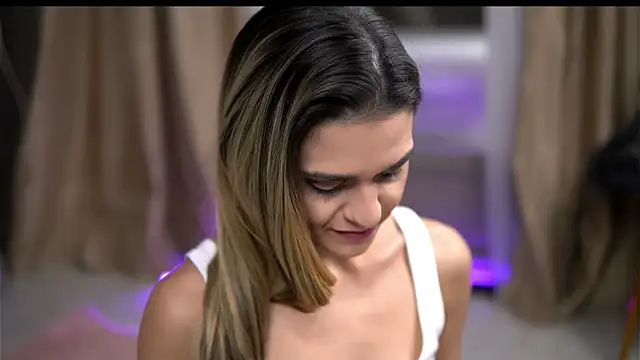 Snapshot of RobertaRosetti chatting on November 2025 11:20:01 AM RobertaRosetti online show from November 2025 11:20:01 AM