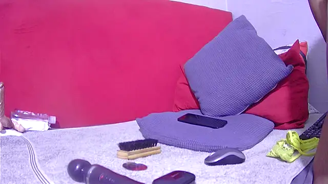 tasha97x online show from October 2025 05:00:02 AM