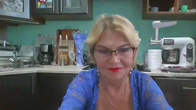 Snapshot of Heidi-Helga chatting on September 2025 04:23:01 AM Heidi-Helga online show from September 2025 04:23:01 AM
