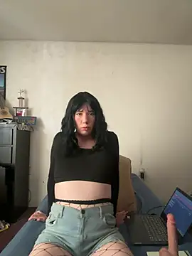 69lunafemboy69 online show from February 2025 07:38:02 PM