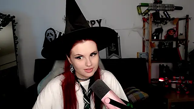 Della Ideal online show from November 2025 04:42:01 PM