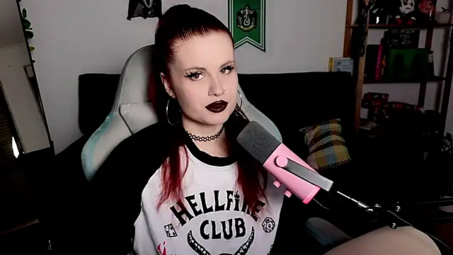 Della Ideal online show from November 2025 06:12:01 PM