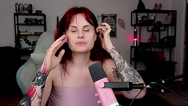 Della Ideal online show from April 2026 05:37:01 PM