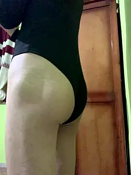 Femboylili online show from January 2026 10:57:02 PM