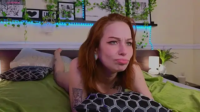 AliceTempt online show from March 2025 10:48:01 AM