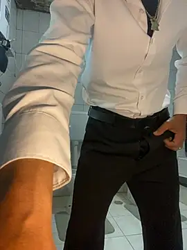 rogerdik76 online show from March 2026 06:30:02 AM