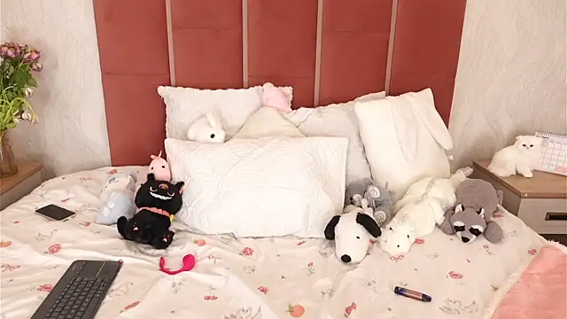 DaliaCruz online show from April 2026 06:01:01 PM