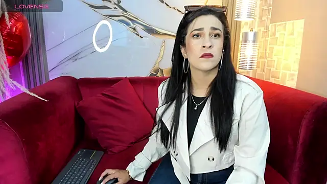 Snapshot of Bella_williamss_ chatting on November 2025 07:46:02 PM Bella williamss online show from November 2025 07:46:02 PM