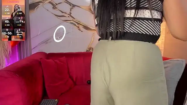 Snapshot of Bella_williamss_ chatting on November 2025 07:47:01 PM Bella williamss online show from November 2025 07:47:01 PM