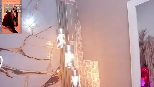 Snapshot of Bella_williamss_ chatting on November 2025 07:56:02 PM Bella williamss online show from November 2025 07:56:02 PM