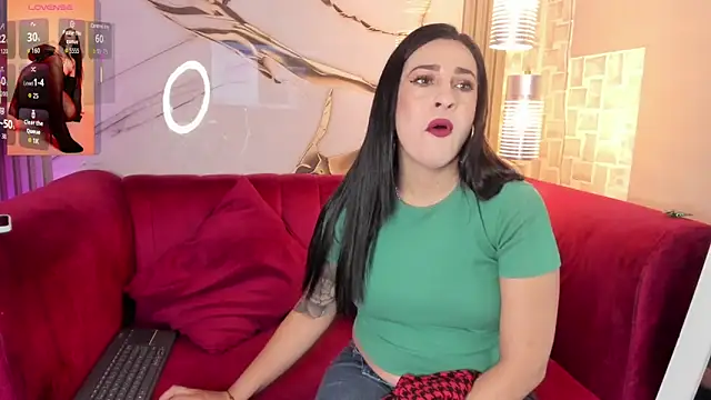 Snapshot of Bella_williamss_ chatting on November 2025 07:47:02 PM Bella williamss online show from November 2025 07:47:02 PM