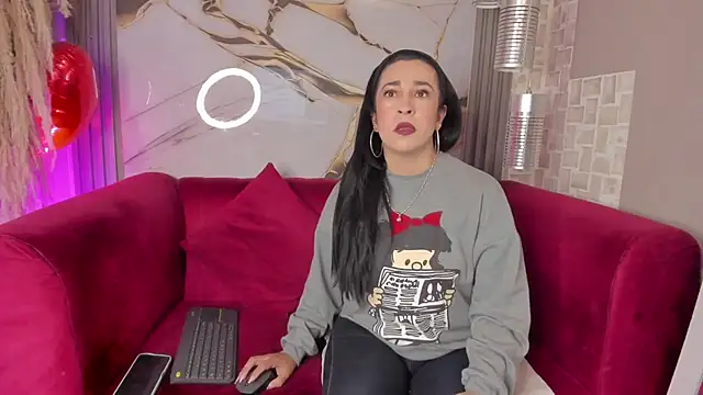 Snapshot of Bella_williamss_ chatting on November 2025 07:46:02 PM Bella williamss online show from November 2025 07:46:02 PM