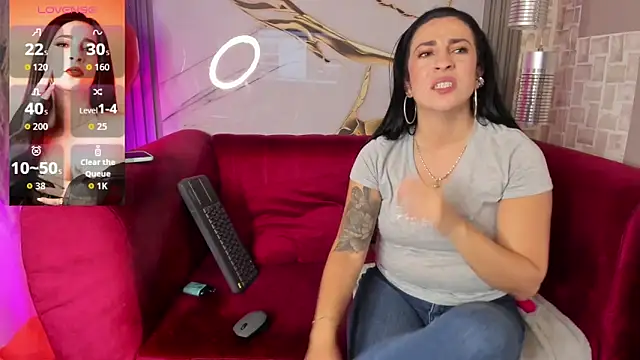 Snapshot of Bella_williamss_ chatting on November 2025 08:42:02 PM Bella williamss online show from November 2025 08:42:02 PM