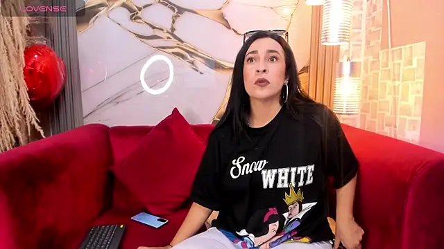 Snapshot of Bella_williamss_ chatting on December 2025 07:40:02 PM Bella williamss online show from December 2025 07:40:02 PM