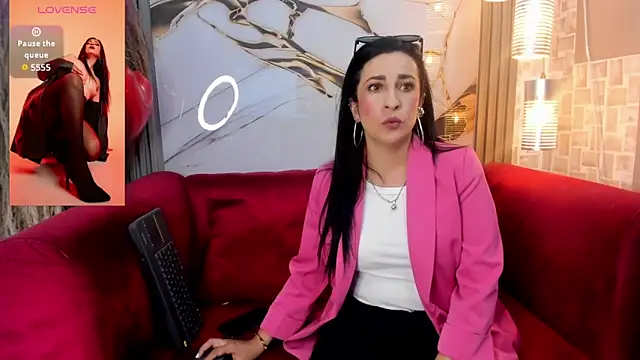 Snapshot of Bella_williamss_ chatting on February 2026 07:40:01 PM Bella williamss online show from February 2026 07:40:01 PM