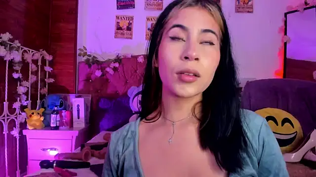 Snapshot of Minami_Nakamura chatting on December 2025 03:00:02 AM Minami Nakamura online show from December 2025 03:00:02 AM