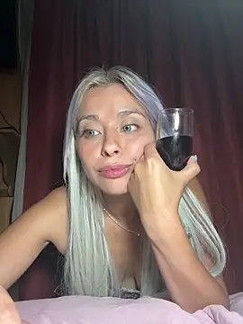 Snapshot of WhiteSnow09 chatting on February 2025 05:22:01 AM WhiteSnow09 online show from February 2025 05:22:01 AM