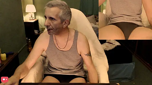 Snapshot of maxdaddy690 chatting on December 2024 09:52:01 PM maxdaddy690 online show from December 2024 09:52:01 PM