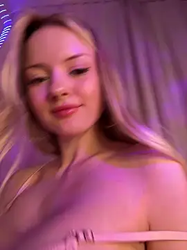 Snapshot of AngelicaaHeaven chatting on March 2025 08:08:02 PM AngelicaaHeaven online show from March 2025 08:08:02 PM