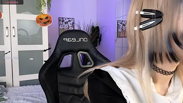 Cherry Bite online show from October 2025 10:11:02 PM