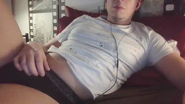 Snapshot of Introlatino88 chatting on March 2025 11:33:01 PM Introlatino88 online show from March 2025 11:33:01 PM