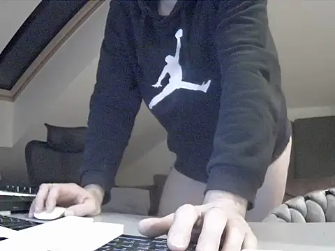 gryzoon online show from January 2026 11:30:02 PM