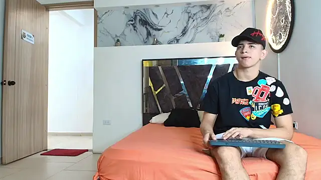 KING OFF BOYS online show from November 2025 01:18:02 PM