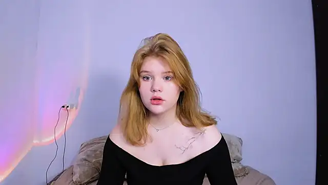 LaseyMoon online show from November 2025 01:30:02 AM