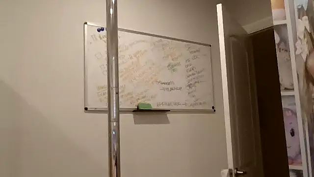 Snapshot of princesskimamii chatting on November 2025 09:57:02 PM princesskimamii online show from November 2025 09:57:02 PM