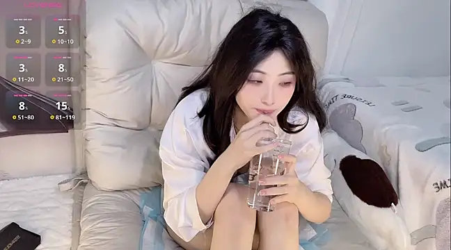 xiaolanlan3344 online show from March 2025 05:47:02 PM