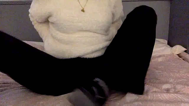 prettyy kitty online show from February 2025 07:25:02 PM