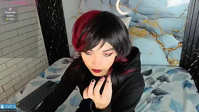 Snapshot of MaeveKuro chatting on October 2025 03:07:02 AM MaeveKuro online show from October 2025 03:07:02 AM