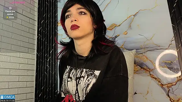 Snapshot of MaeveKuro chatting on November 2025 03:06:01 AM MaeveKuro online show from November 2025 03:06:01 AM