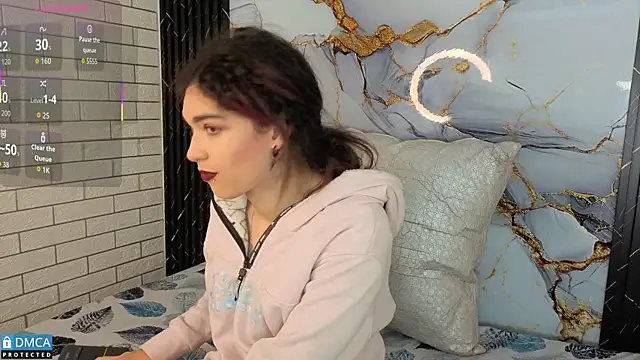 Snapshot of MaeveKuro chatting on November 2025 03:15:01 AM MaeveKuro online show from November 2025 03:15:01 AM