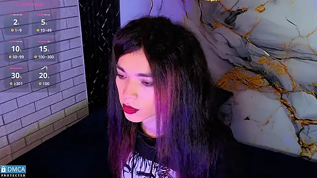 Snapshot of MaeveKuro chatting on December 2025 03:00:02 AM MaeveKuro online show from December 2025 03:00:02 AM