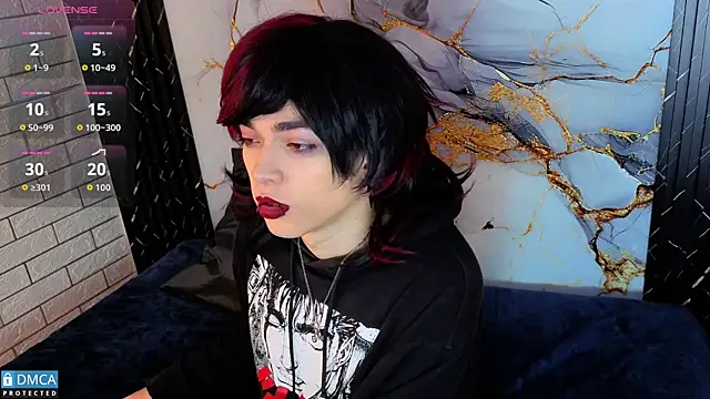 Snapshot of MaeveKuro chatting on December 2025 03:05:01 AM MaeveKuro online show from December 2025 03:05:01 AM