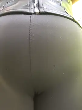 roxanasexy2025 online show from March 2026 04:00:02 PM