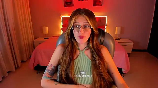 Emily Warren  online show from February 2026 07:39:01 PM