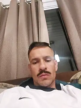 juniortche1313 online show from November 2025 02:11:01 AM