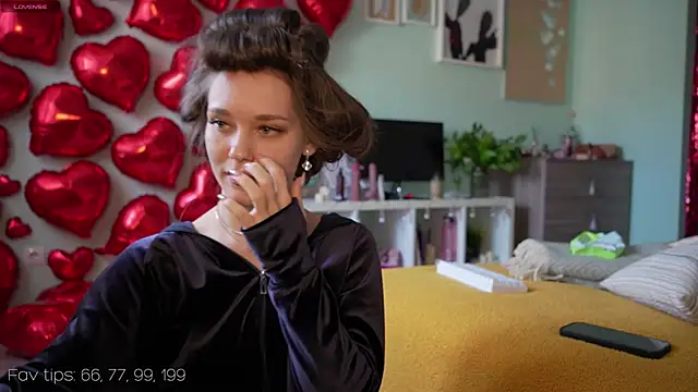 Moni Carroll online show from March 2025 01:27:02 PM