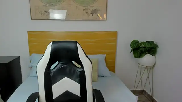 dulce victoriaa  online show from March 2025 12:45:01 PM