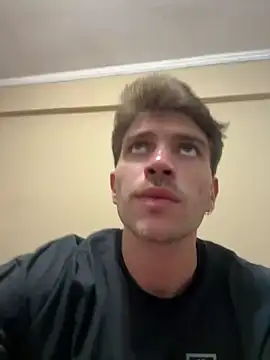 Snapshot of shuki0101 chatting on March 2025 08:04:02 AM shuki0101 online show from March 2025 08:04:02 AM